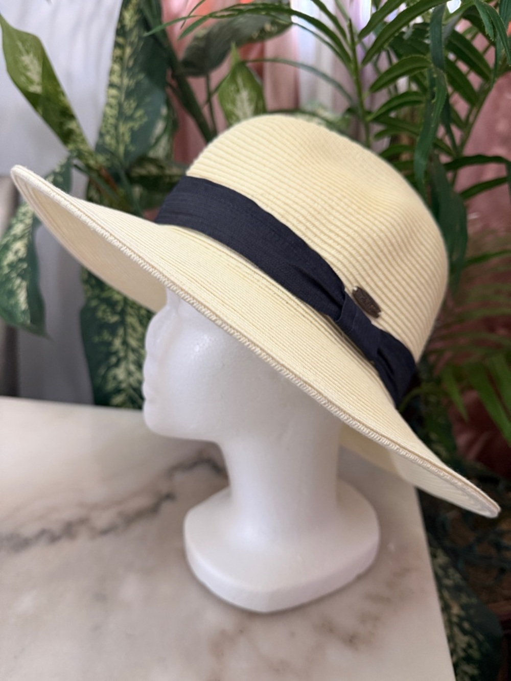 Cream Straw Unisex Fedora with Blue Band - Classic Sun Hat